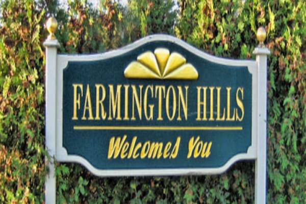 farmington hills welcome sign